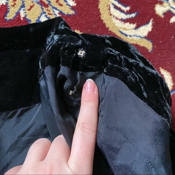 Beautiful romantic velvet vintage vest 💞 - Picture 5 of 5